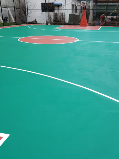 陆川 球场长期使用易出现地面开裂